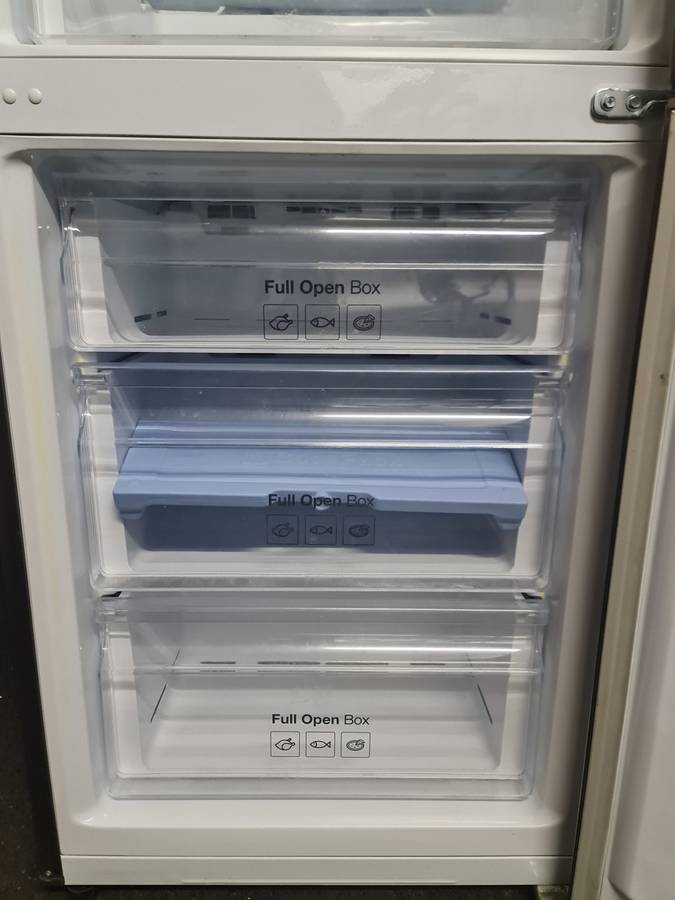Samsung 329L Silver Combi Fridge- RB31HWJ3DSS