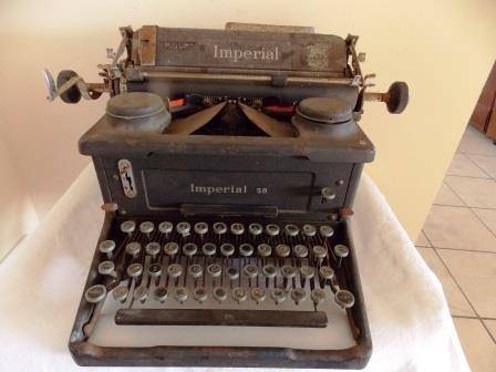 IMPERIAL 58 THE GOOD COMPANY TYPEWRITER CIRCA 1948