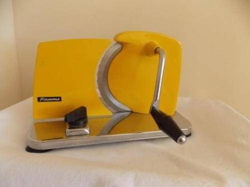 PINEWARE STAINLESS STEEL BREAD SLICER