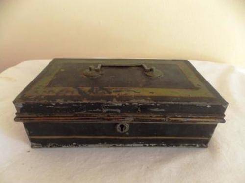 METAL MONEY BOX WITH REMOVABLE COMPARTMENT