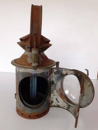 SA RAILWAYS LAMP WITH BLUE AND RED LENSES IN TACT