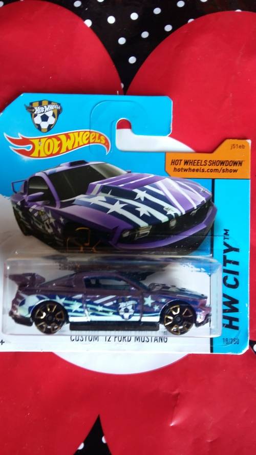 hotwheels hot wheels '12 Ford mustang