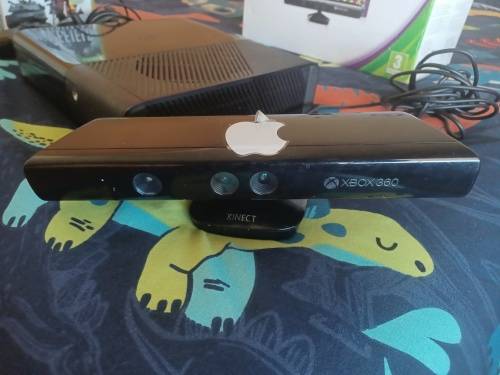 Xbox 360 with kinect plus 19 games