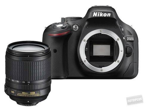 ***AS NEW**Nikon D5200 24.2 MP Digital SLR with 18-105mm f/3.5-5.6G AF-S DX VR NIKKOR