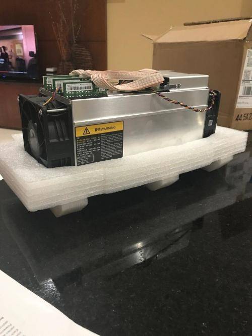 10 x Bitmain AntMiner S9 Bitcoin-Miner 13,5 TH/s
