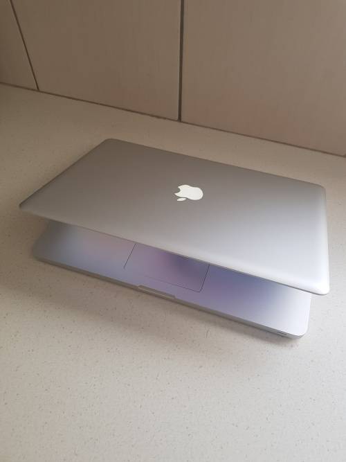 Apple MacBook Pro **Late 2011 ** Core i7** 500GB** Great Condition **