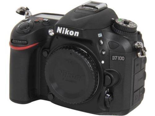 Nikon D7100 DSLR Camera ( Body Only ) ***Retails R15 000 New**