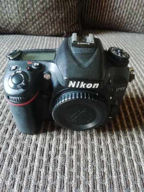 Nikon D7100 DSLR Camera ( Body Only ) ***Retails R15 000 New**