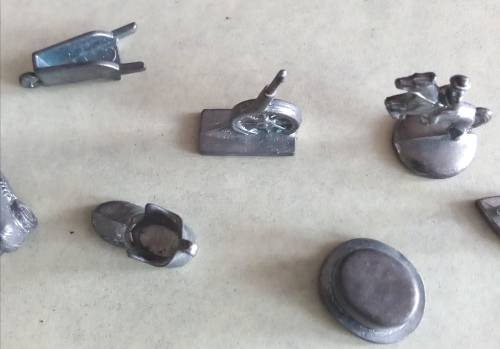 Vintage metal monopoly pieces x 10.