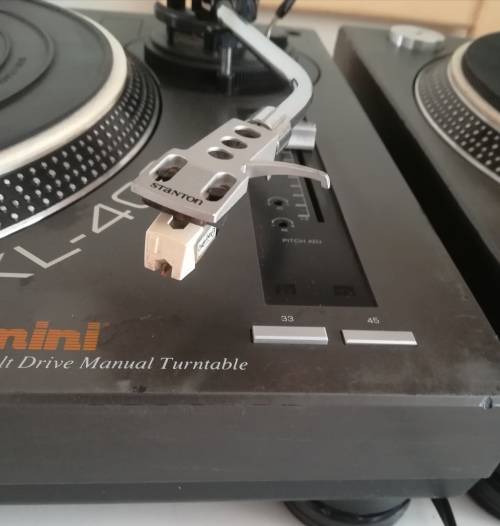 2X Gemini DJ TurntableS, Model: XL-400, Belt Drive, Manual Operation, Stanton 500 cartridge.