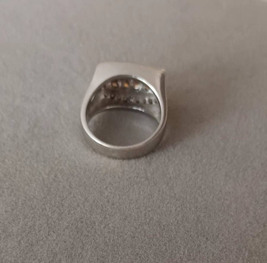 Sterling Silver solid Ring with yellow CZ. 9.73g. Size P.