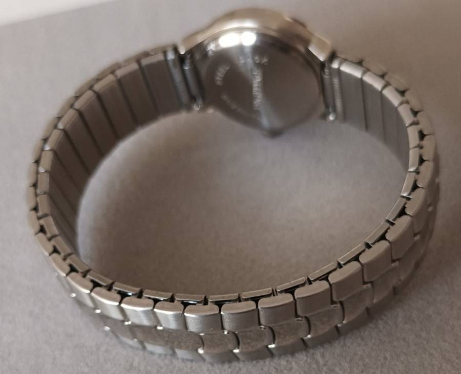 Digitime Quartz Stretch band Watch. New.