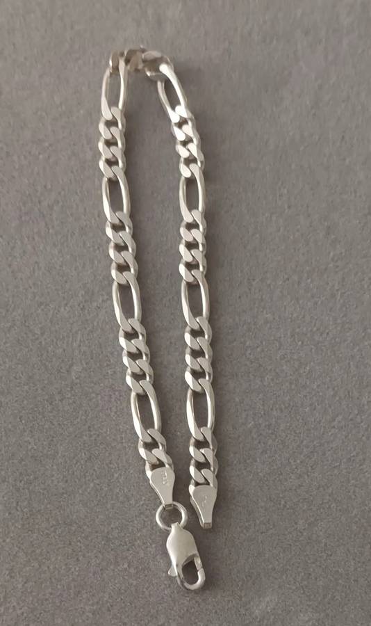 Sterling Silver Figaro Italy Bracelet. 10.51g. 21cm. 5mm.
