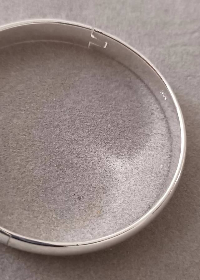 Sterling Silver Open Cuff Bangle. 21.5g. Diameter 59mm.