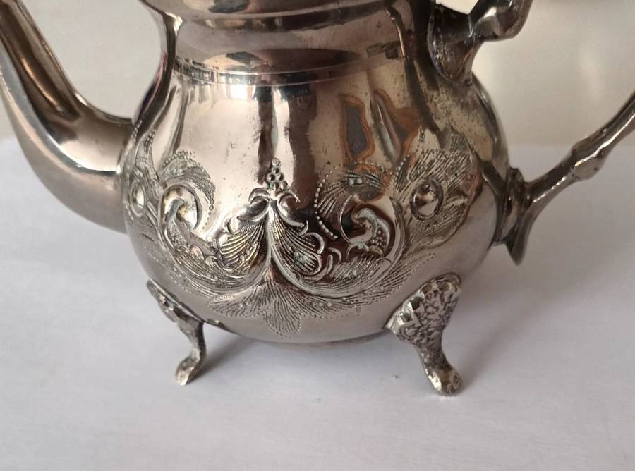 2 Cup Hand Etched Teapot. MARQUE DEPOSEe Hallmark.