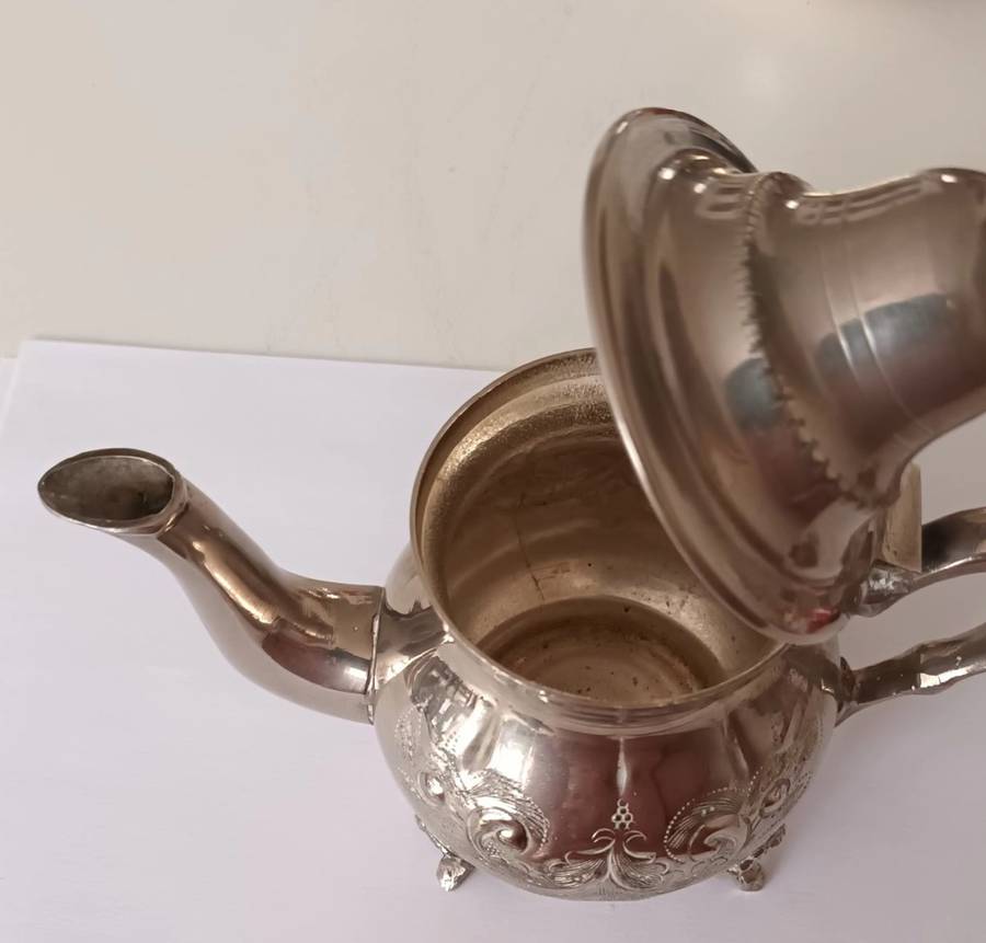 2 Cup Hand Etched Teapot. MARQUE DEPOSEe Hallmark.