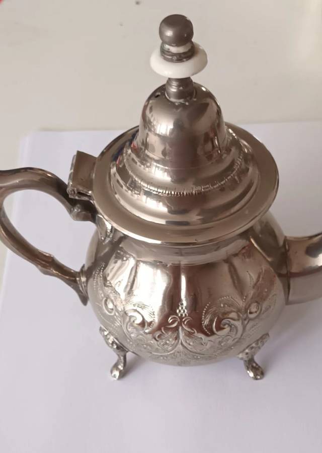 2 Cup Hand Etched Teapot. MARQUE DEPOSEe Hallmark.