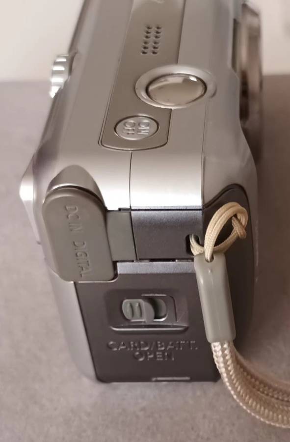 CANON PC1226 Digital Camera