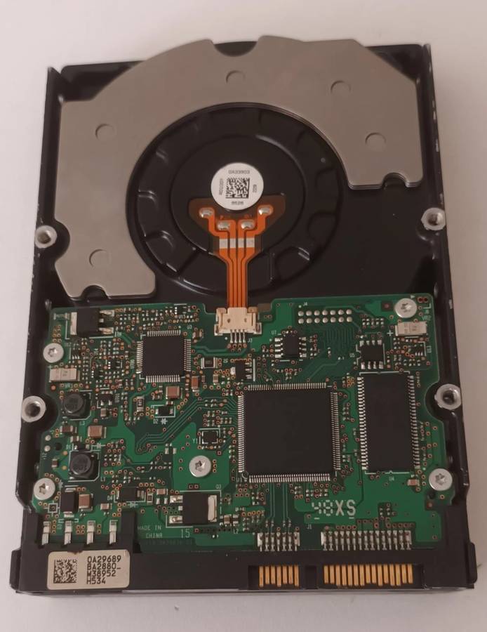 Hitachi Ultrastar HUA721010KLA330 1TB SATA 7200RPM 3.5` Internal Hard Drive.