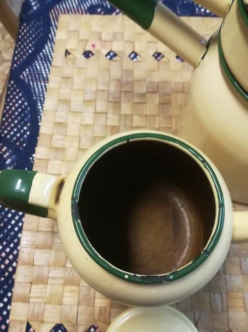 VINTAGE ENAMEL DOUBLE COOKER AND TEAPOT.
