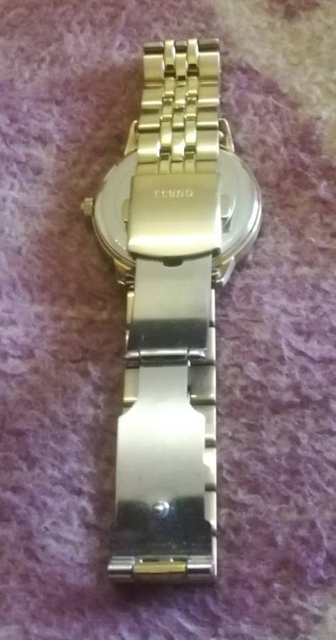 Ladies Guess Watch. Goldtone Stainless Steel .