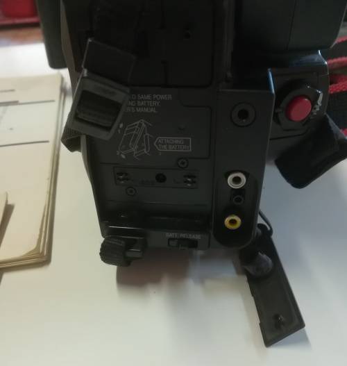 JVC VIDEO CAMERA MODEL GR - AX860. COMES WITH TRIPOD AND CARRY CASE & REMOTE CONTROL.