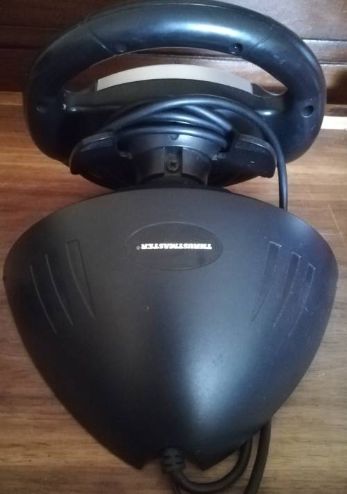THRUSTMASTER CHALLENGE UNIVERSAL 5 - in 1 FERRARI