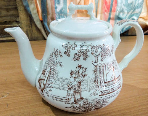 Maestricht canton teapot