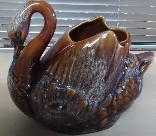 swan planter