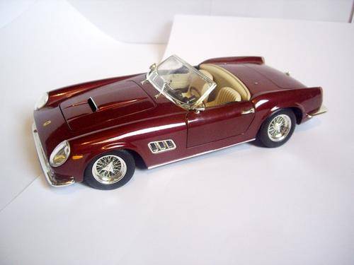 1/18 Ferrari 250 GT California Spyder