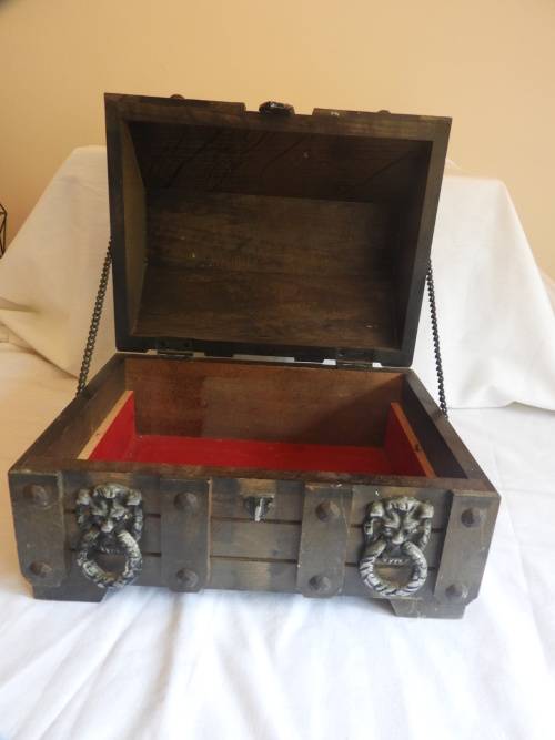 TREASURE CHEST