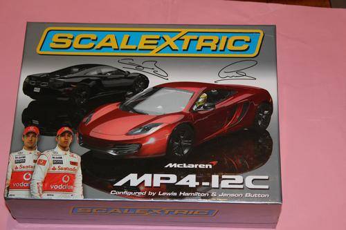 Scalextric Mclaren MP 4-12C Limited edition set