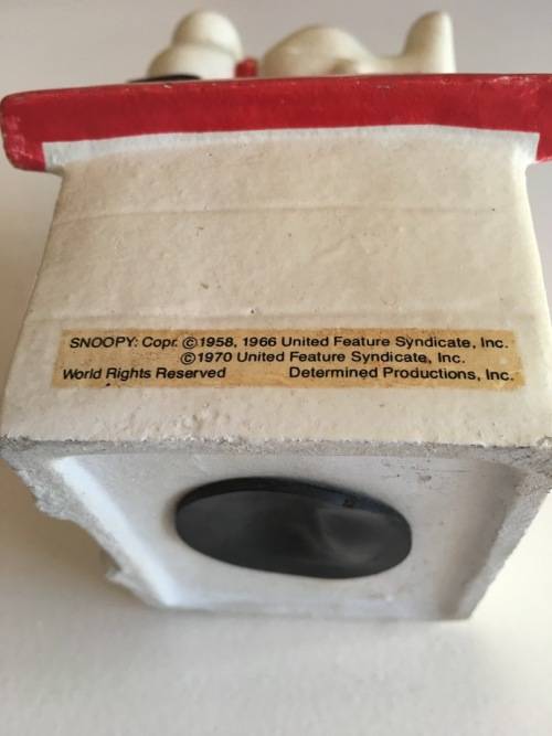 SNOOPY CHARACTER KENNEL CERAMIC MONEY BOX