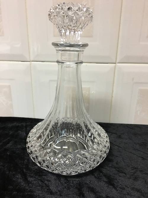 CUT GLASS/CRYSTAL? DECANTER WITH ORIGINAL STOPPER