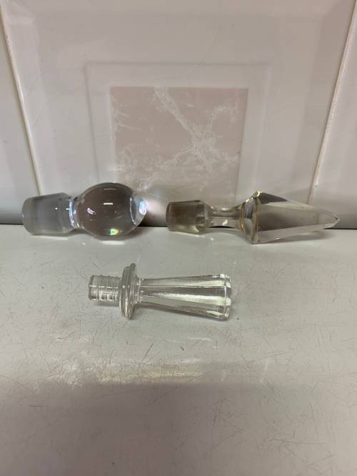 CRYSTAL DECANTER STOPPERS X 3