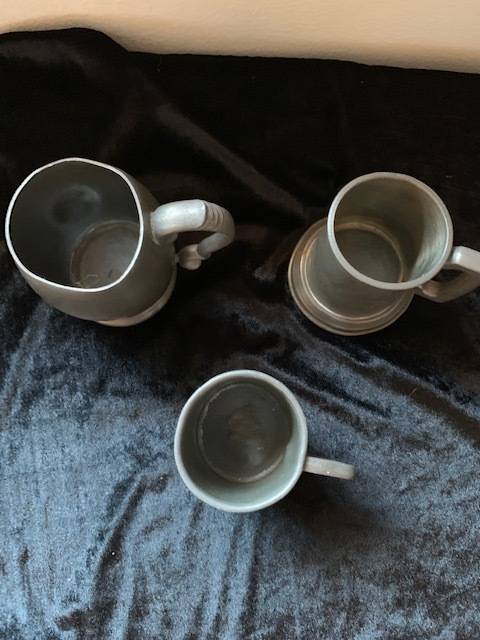 VINERS SHEFFIELD ENGLAND PEWTER BEER TANKARDS X 3 - SELLING AS ONE LOT