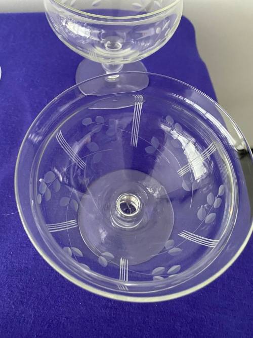 CRYSTAL GRAPE PATTERN SET OF 6 x GLASSES WITH CUPS