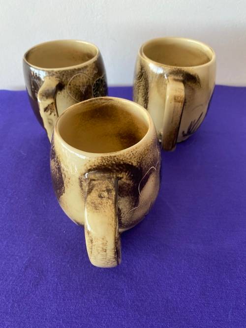 CRESCENT WARE KRUGER PARK SOUTH AFRICAN STAMPED GLAZED POTTERY SET OF x 3 MUGS