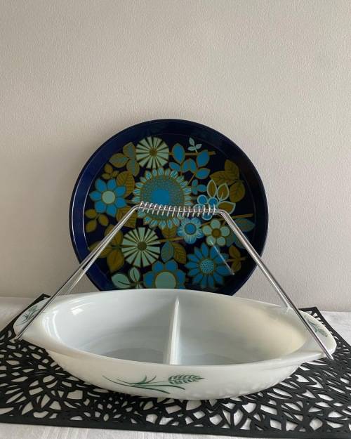 VINTAGE CROWN ENGLAND OVAL EMBOSSED TWO DIVISION VEGETABLE SERVING DISH WITH GREEN LEAF DESIGN