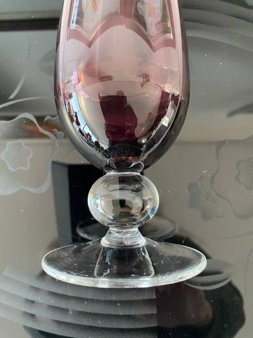 MID-CENTURY AMETHYST GLASS BALL STEM VASE
