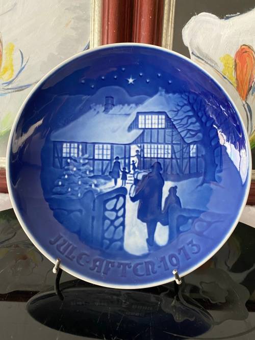 ROYAL COPENHAGEN DENMARK 9073 STAMPED CHRISTMAS COUNTRY 1973 LIMITED EDITION WALL PLATE