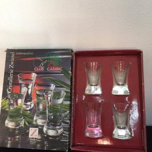 SCHNAPS SET 4 X GLASSES IN ORIGINAL BOX