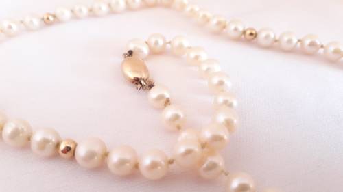 Vintage pearl necklace