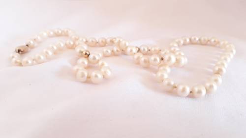 Vintage pearl necklace