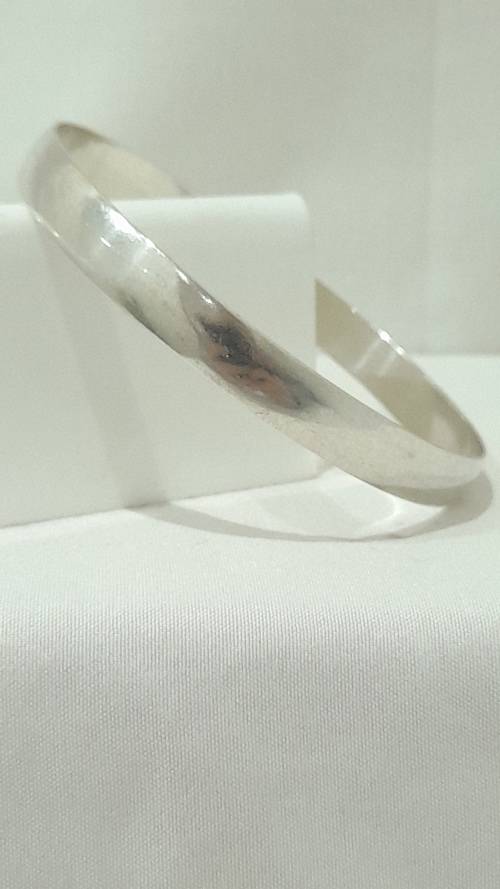 Sterling silver bangle