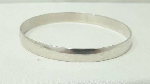 Sterling silver bangle