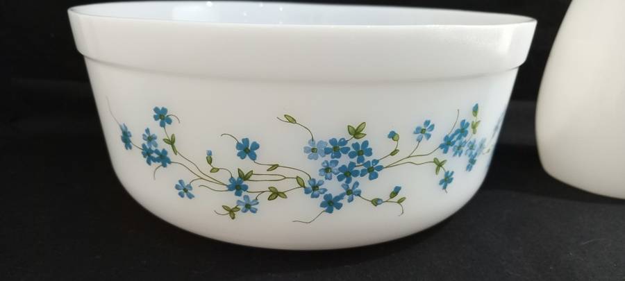 1990s Arcopal milk glass bowl and jug