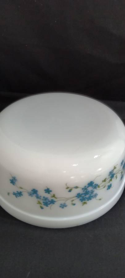 1990s Arcopal milk glass bowl and jug