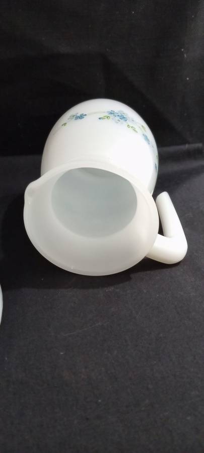 1990s Arcopal milk glass bowl and jug