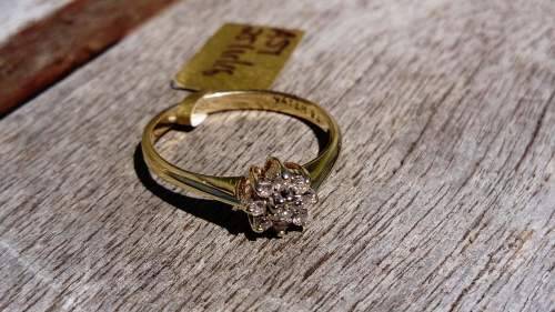 9ct Yellow Gold Diamond Cluster Ring